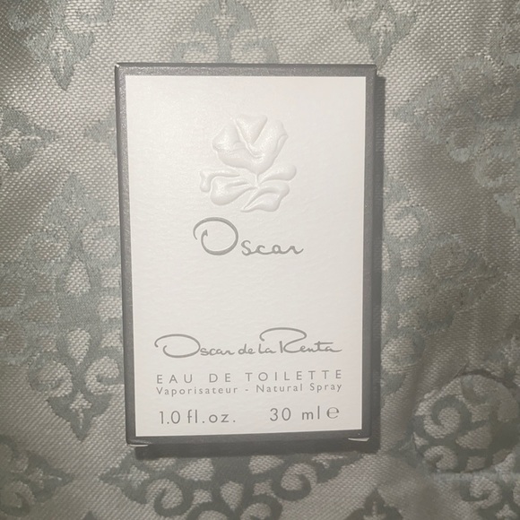 Oscar de la rent a perfume - Picture 1 of 3